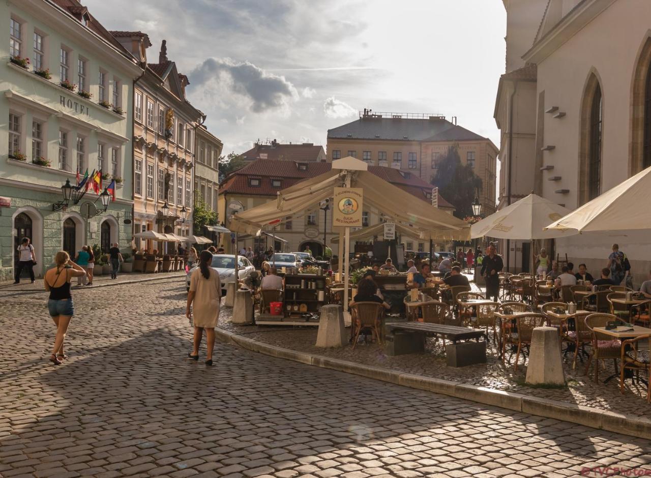 The Roadhouse Pragueホステル エクステリア 写真